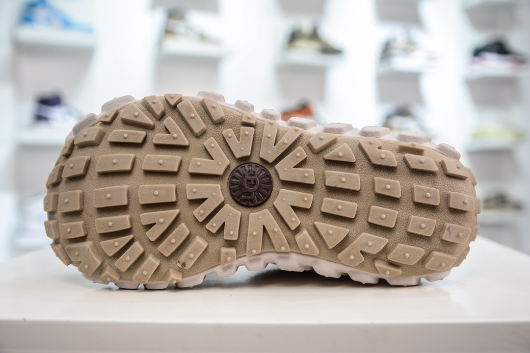 320 UGG 1155650 轮胎底塔斯曼露趾包头凉鞋
