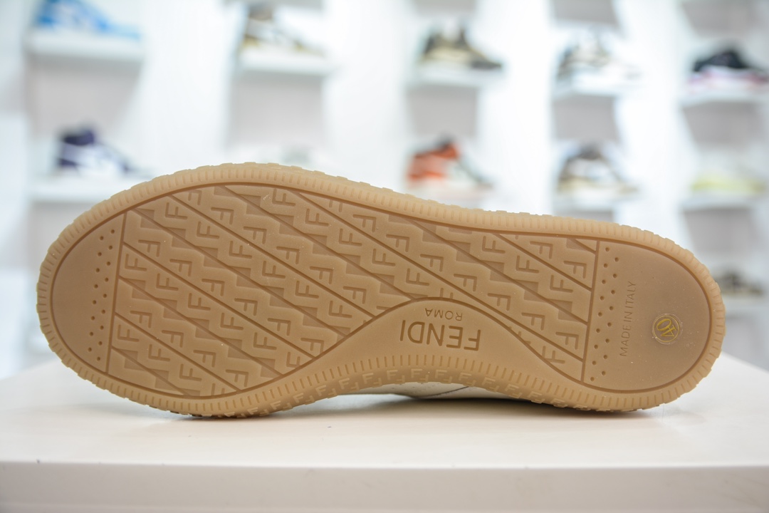 350 芬迪Fendi Flair Leather Sneaker Low 弗莱尔系列低帮复古百搭德训风休闲运动板鞋