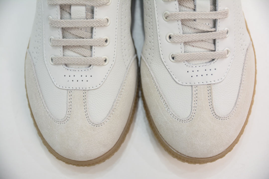 350 芬迪Fendi Flair Leather Sneaker Low 弗莱尔系列低帮复古百搭德训风休闲运动板鞋