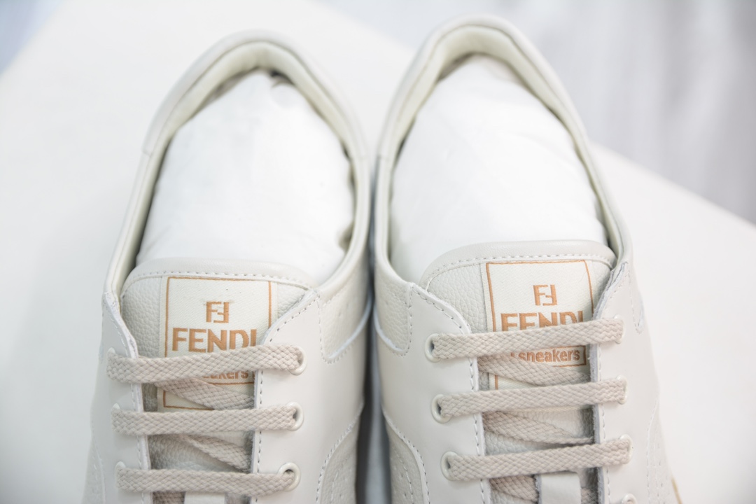 350 芬迪Fendi Flair Leather Sneaker Low 弗莱尔系列低帮复古百搭德训风休闲运动板鞋