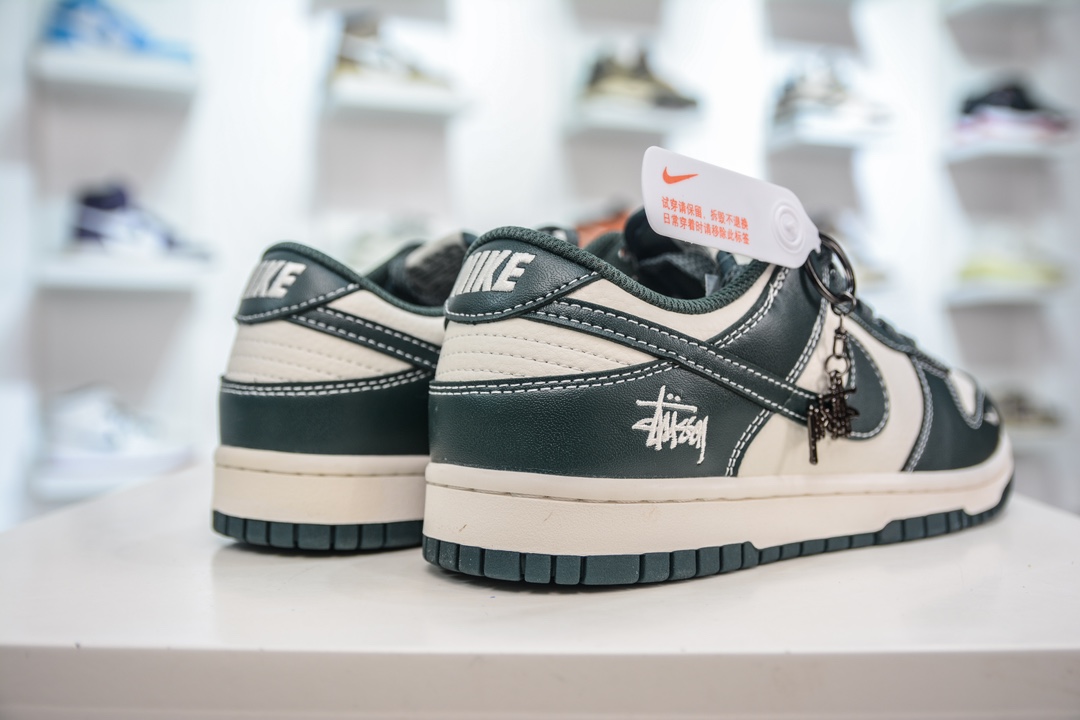 280 Supreme x Nike Dunk Low 藏青满天星 BB9898-003