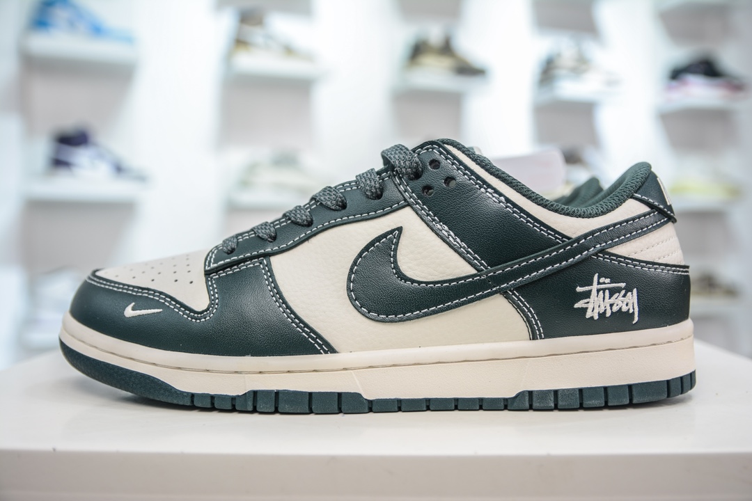 280 Supreme x Nike Dunk Low 藏青满天星 BB9898-003