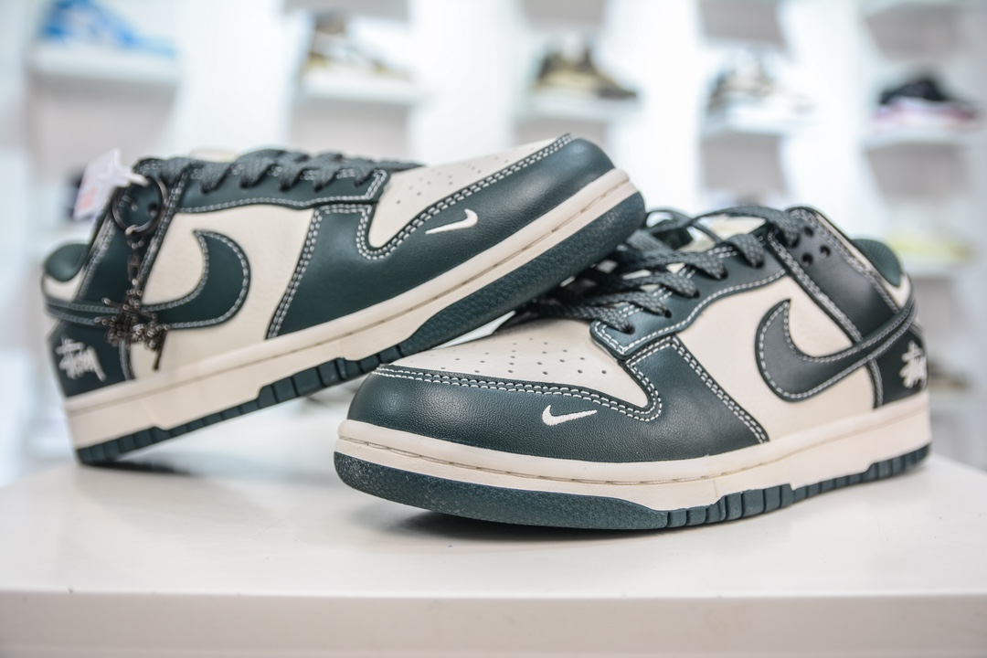 280 Supreme x Nike Dunk Low 藏青满天星 BB9898-003