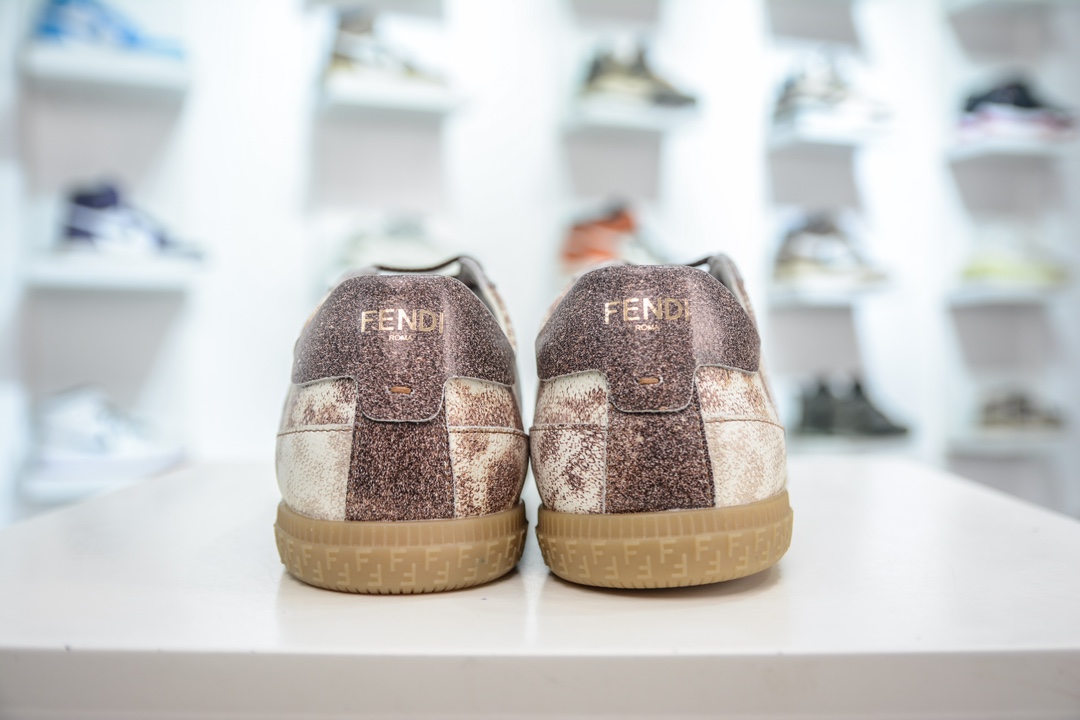 350 芬迪Fendi Flair Leather Sneaker Low 弗莱尔系列低帮板鞋“皮革生胶” FENDI