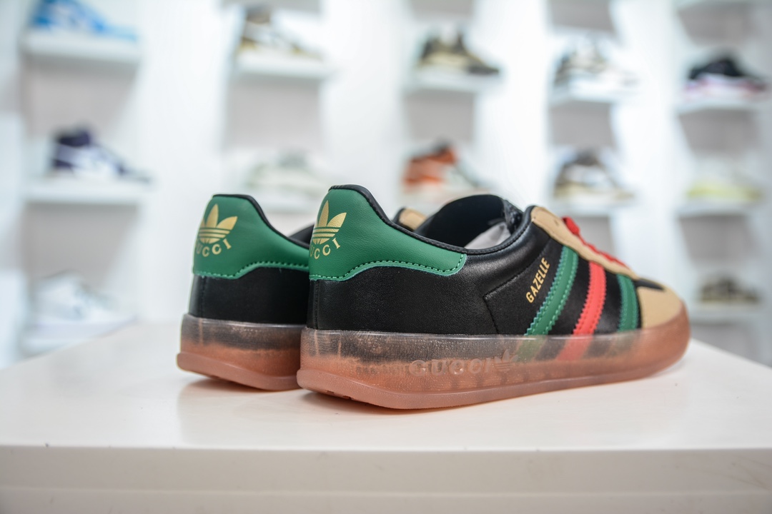 150 Adidas x GUCCI 重磅联名 三叶草logo与标志性三条杆为设计元素  IA9089