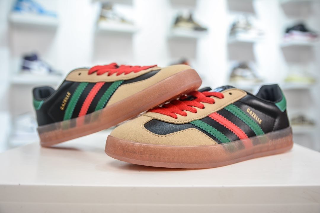 150 Adidas x GUCCI 重磅联名 三叶草logo与标志性三条杆为设计元素  IA9089