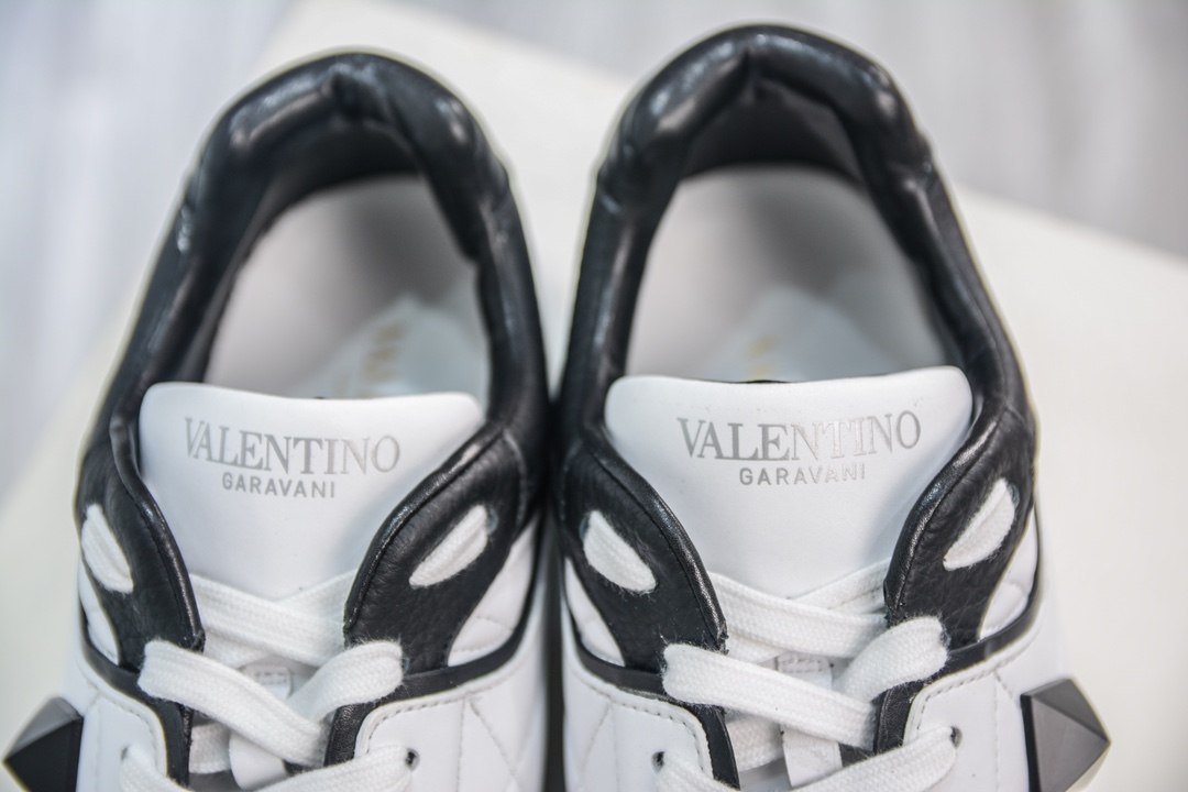 380 Valentino 华伦天奴 新款休闲鞋2023最新款 走秀情侣爆款