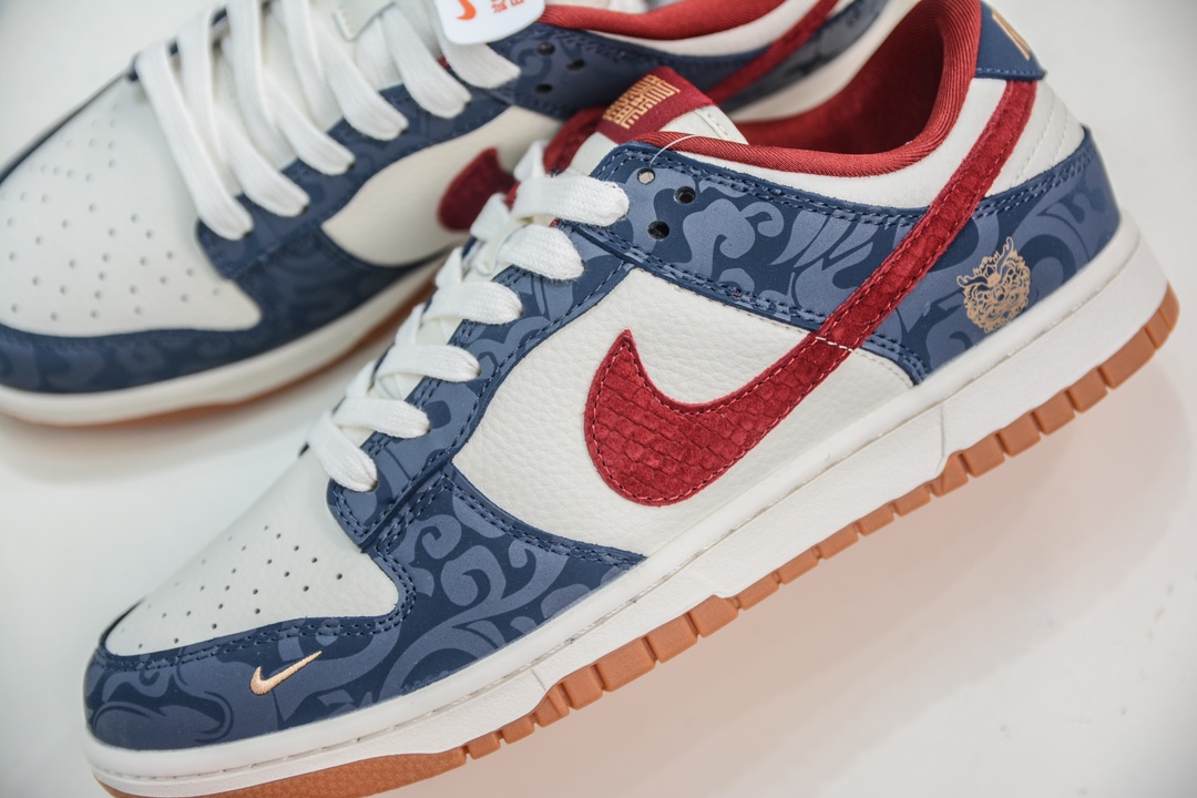 300 Nike Dunk Low 龙年限定 暗纹 蓝红勾  DQ1098-365