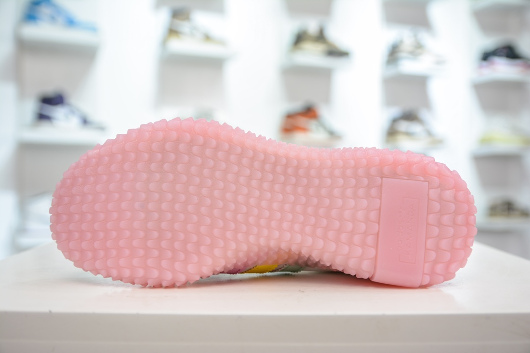 200 Adidas Kamanda 小Yeezy 生胶刺头底 EE5668