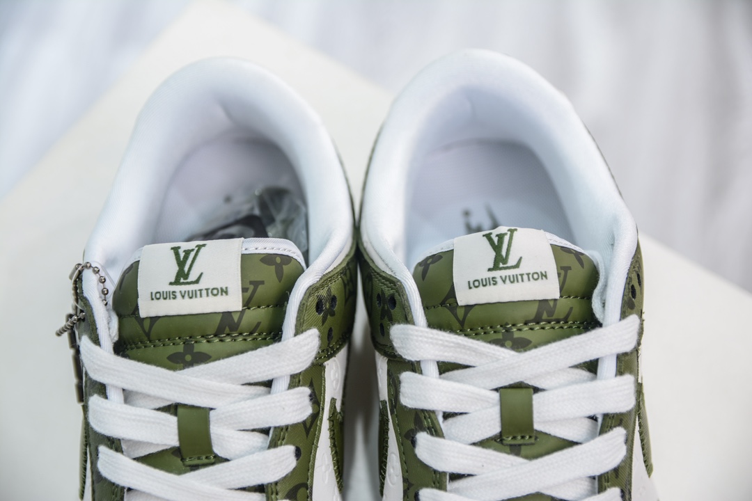 300 LV x Nike Dunk Low 浮雕白绿印花 DQ1098-362