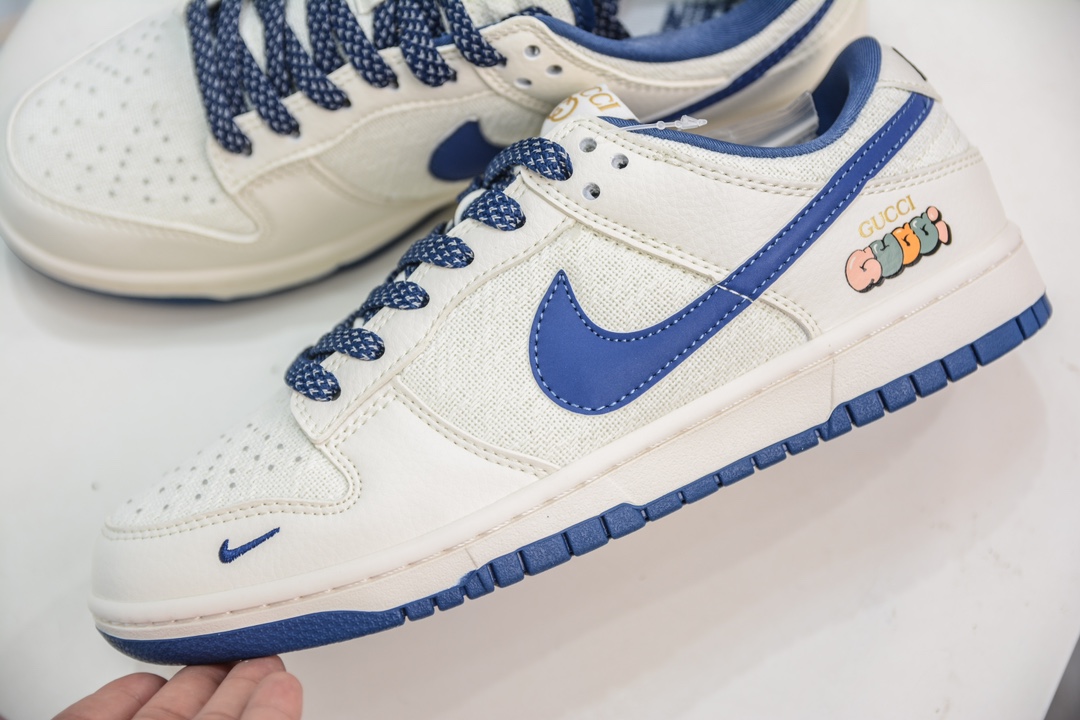 Nike SB Dunk Low“古驰联名——米白藏青勾织布” 周年高端定制 低帮休闲板鞋  DQ1098-373