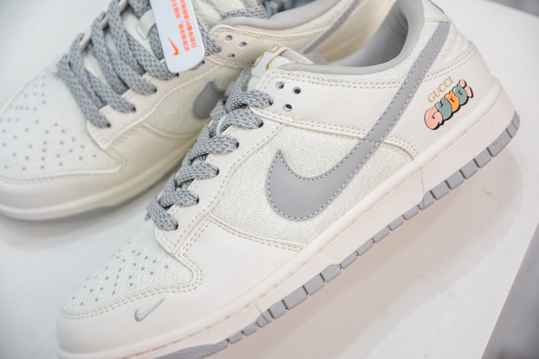 Nike SB Dunk Low“古驰联名——米白藏青勾织布” 周年高端定制低帮休闲板鞋 DQ1098-372