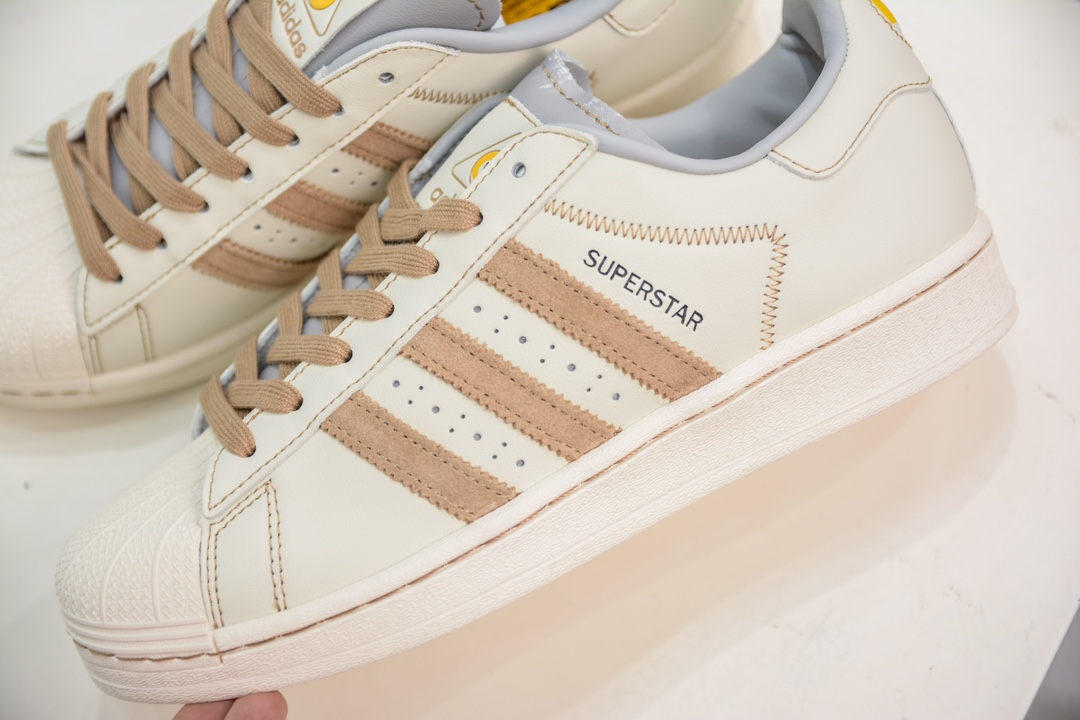 三叶草Adidas Originals Superstar”Beige Tan”经典贝壳头系列低帮板鞋“皮革米白棕桌球” IF1779