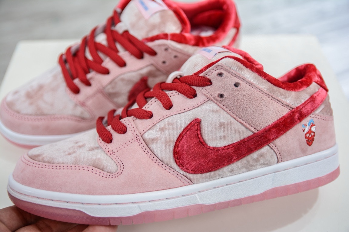 AY版 全码补齐Nike Dunk SB Low 情人节 CT2552-800