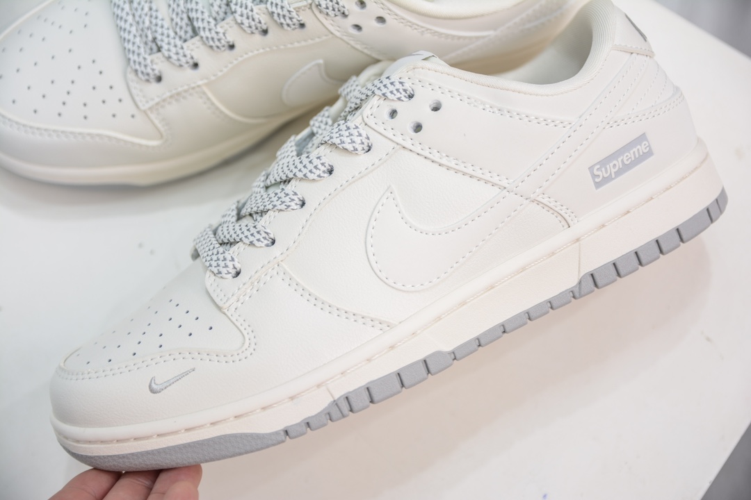 Nike SB Dunk Low Supreme联名 经典米灰 XX8888-001