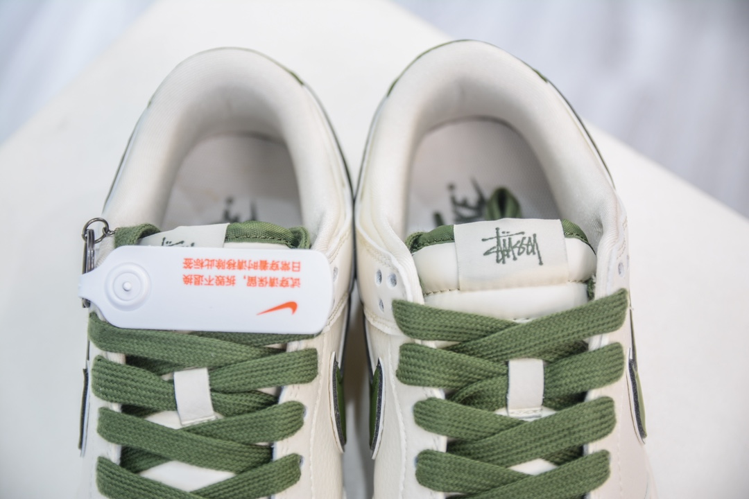 Stussy x Nike Dunk Low 斯图西联名 米白墨绿勾 DQ1098-381