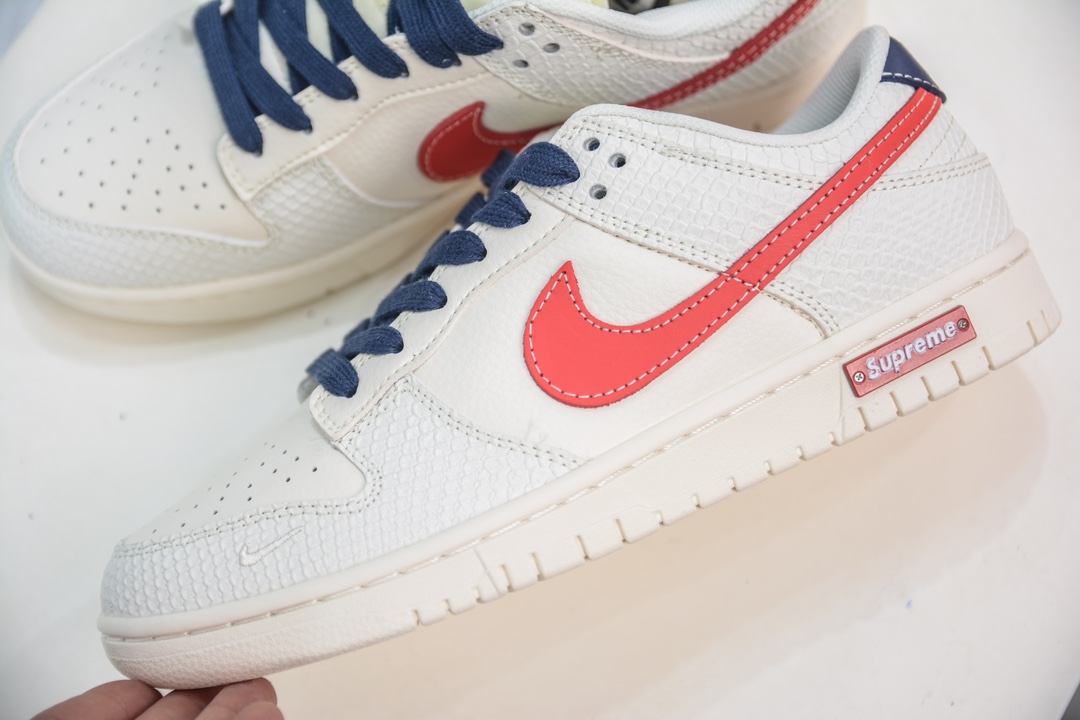 Supreme x Nike Dunk Low 联名白龙鳞 BB8685-101