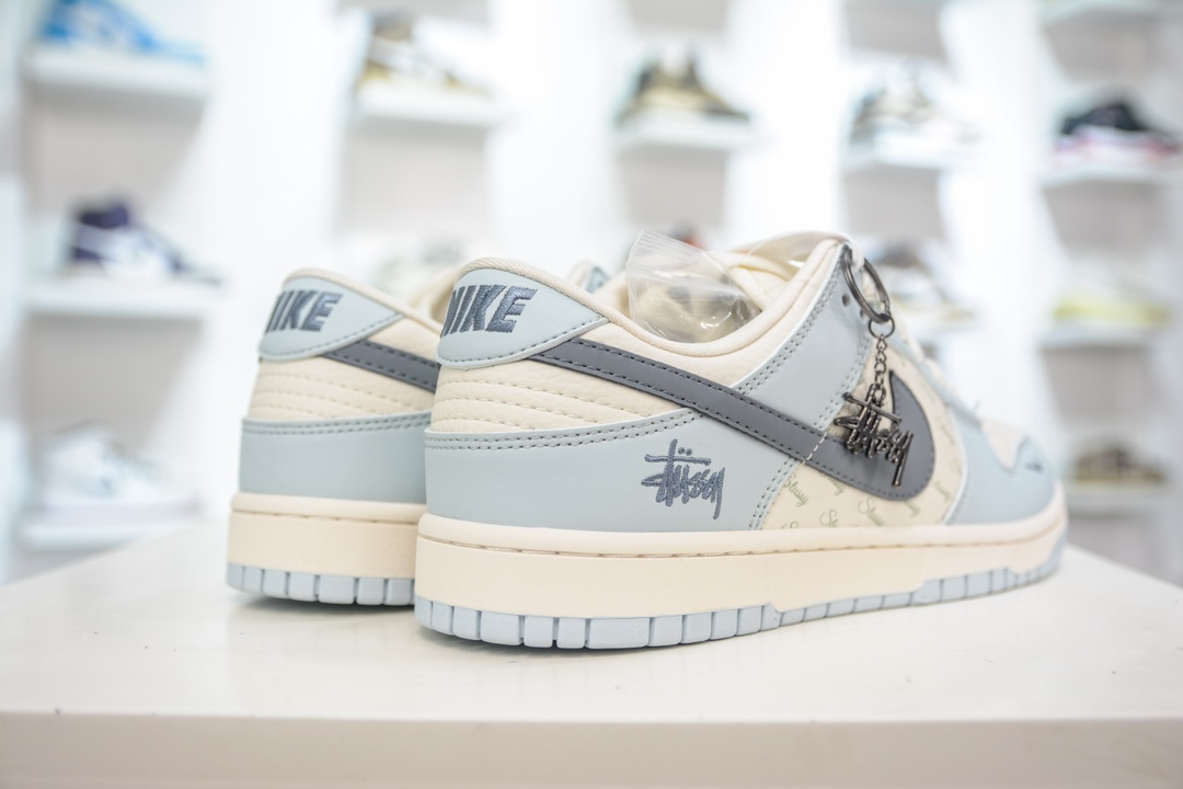 Stussy x Nike Dunk Low 斯图西联名 英文浅蓝 CF3688-012