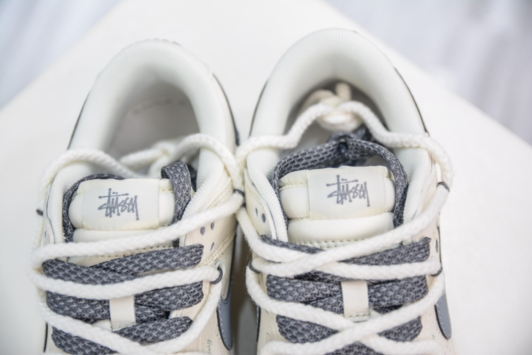 NK SB Dunk Low x Stussy 米白灰双钩绑带 SJ2068-275