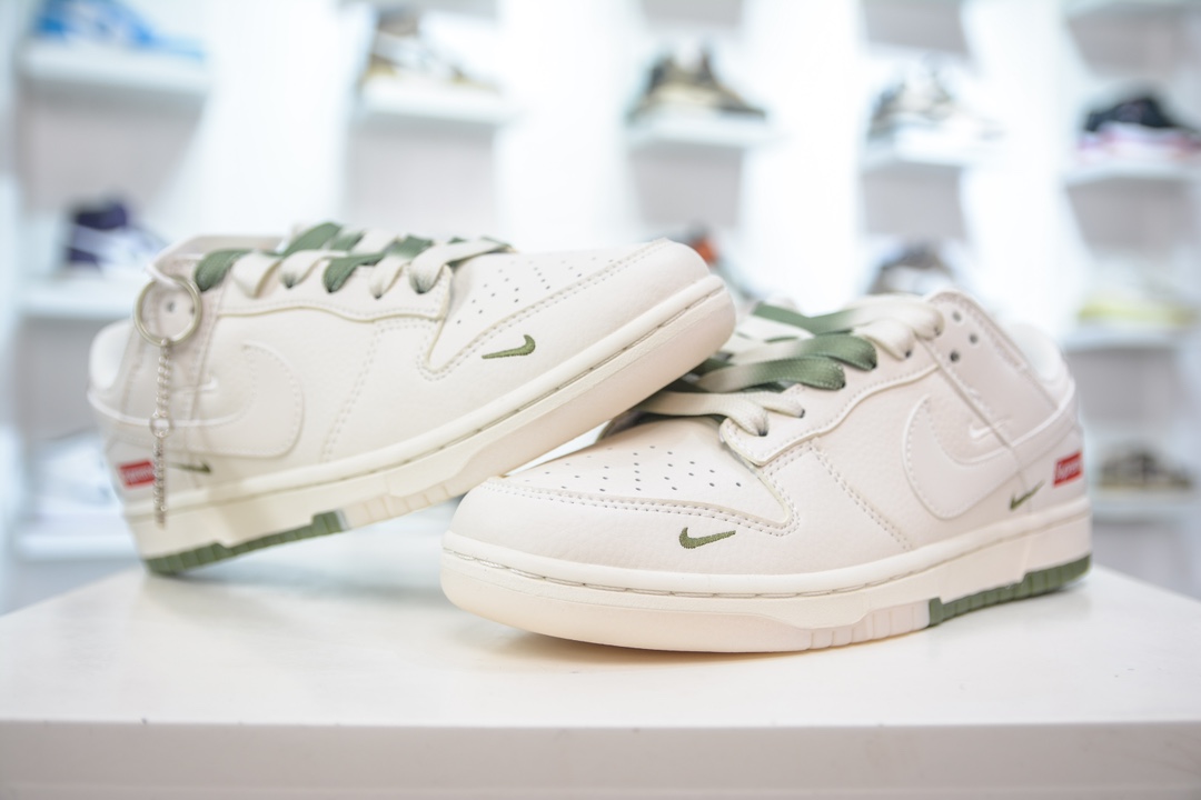 Supreme x Nike Dunk Low 白绿三小钩 BB8675-109