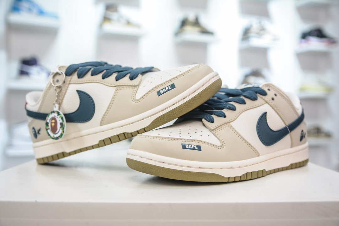 Nike SB Dunk Low X BAPE 联名米白黄蓝 CF3688-011