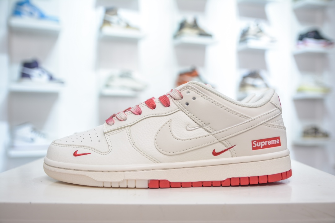 NIKE SB Dunk Low X Supreme 联名 白红三钩 BB8675-107