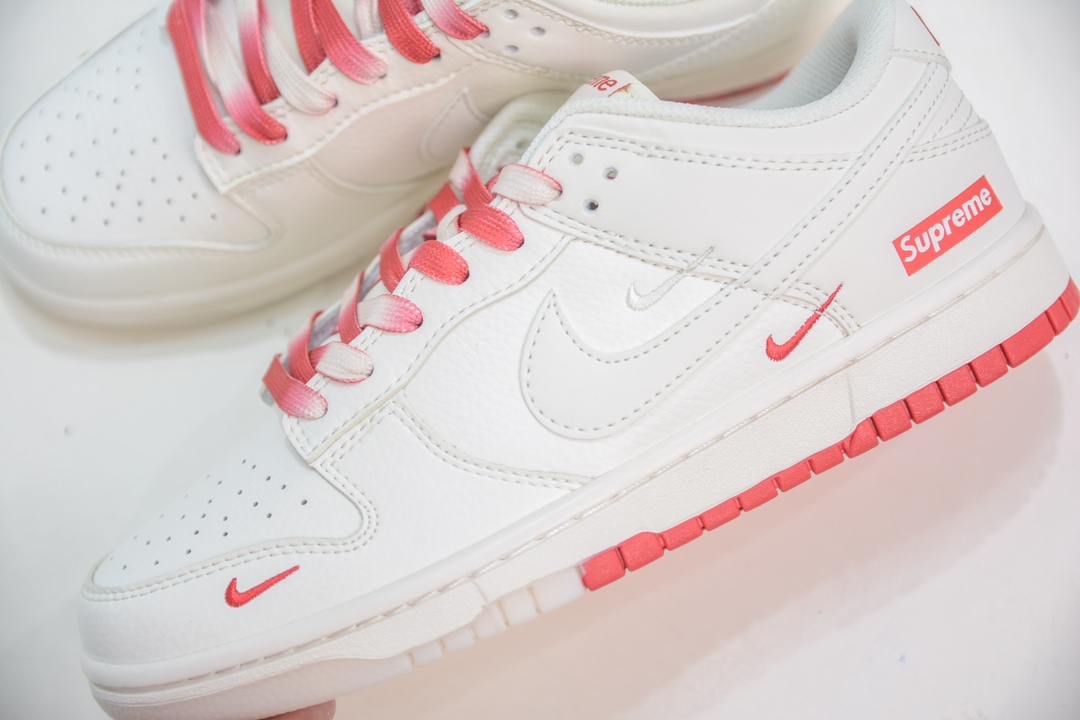 NIKE SB Dunk Low X Supreme 联名 白红三钩 BB8675-107