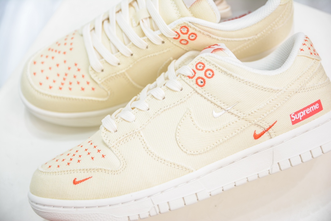 Nike SB Dunk Low x Supreme 米黄帆布三小钩 KK1888-001