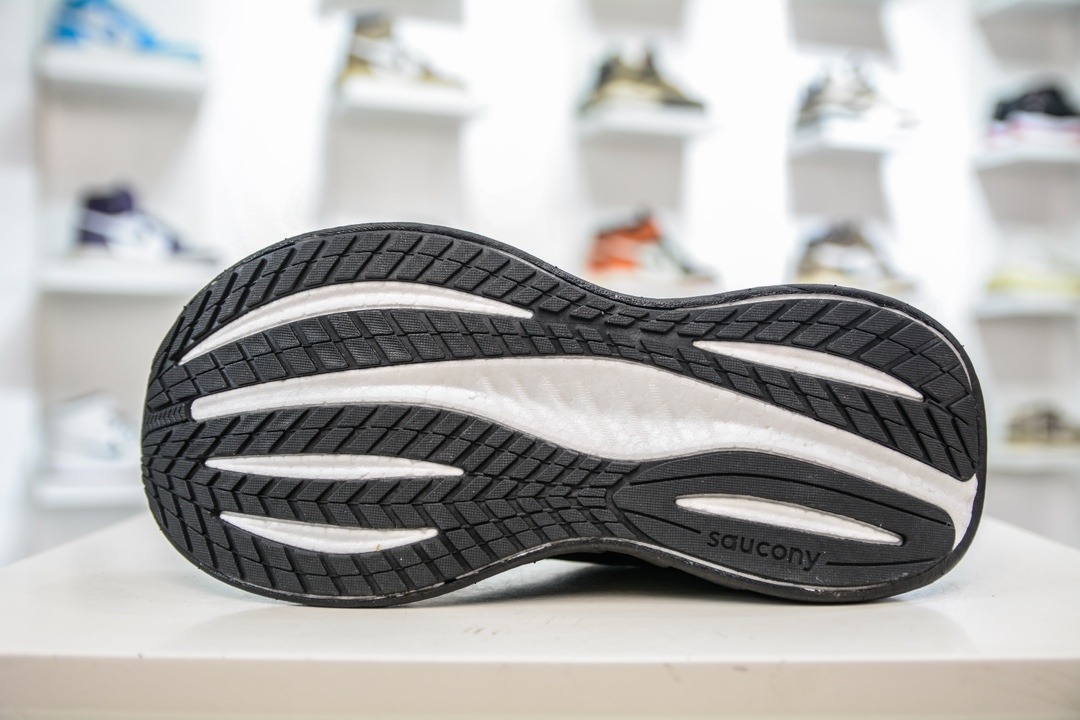 Saucony Triumph 22 索康尼[胜利]22代系列低帮轻量舒适多功能厚底休闲运动慢跑鞋   S10964-201