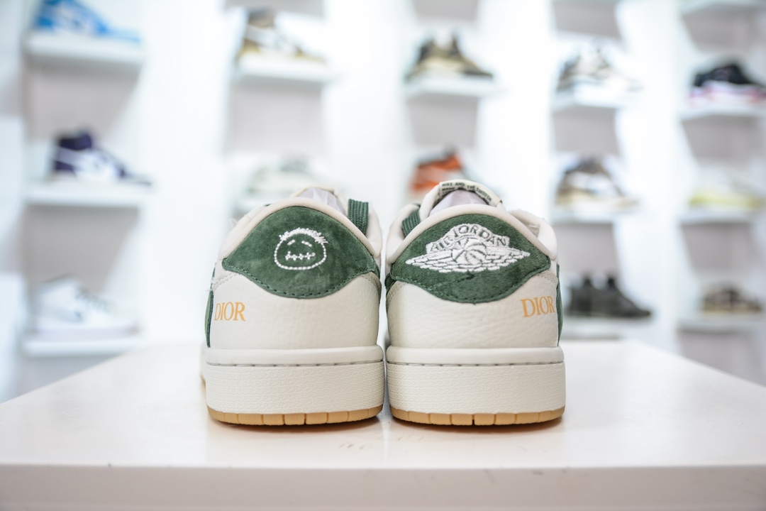 TS x Air Jordan x Dior 翻毛绿勾 AJ1 Low 倒钩低帮联名古驰   JH6088-703