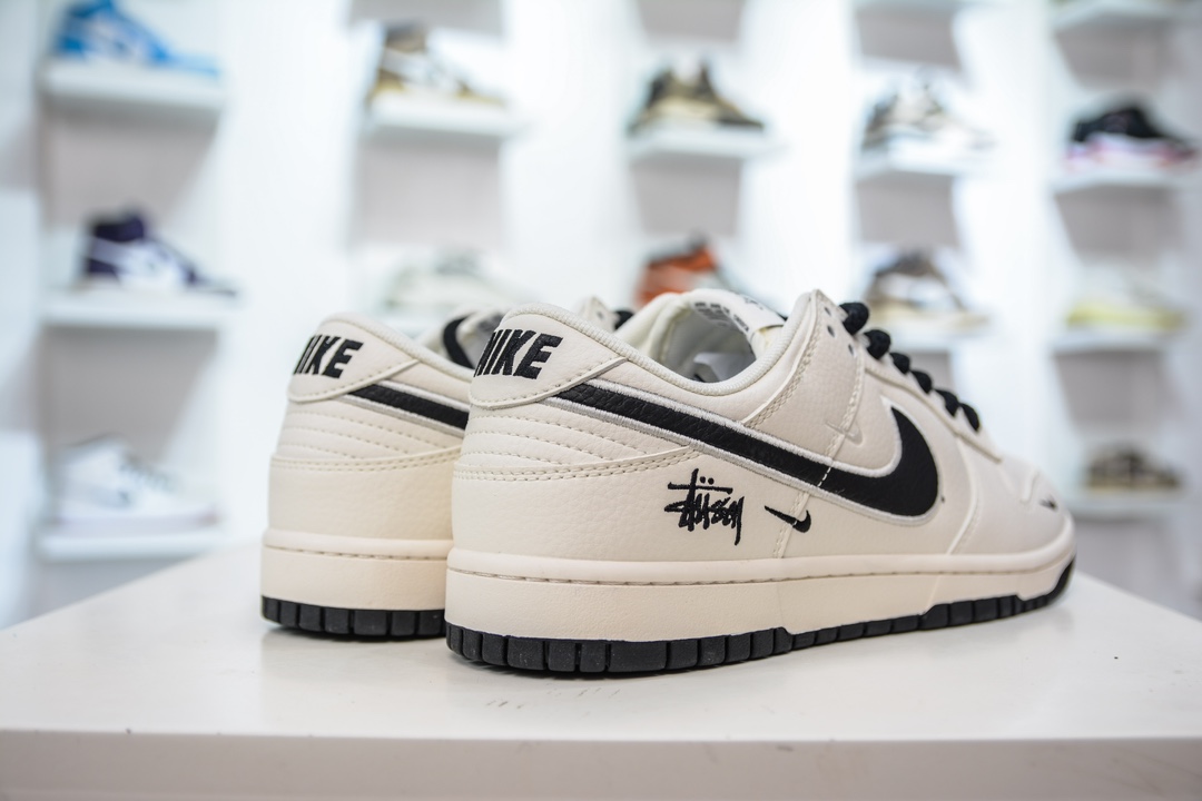 NK SB Dunk Low x Stussy 白黑三小钩  SJ2068-283