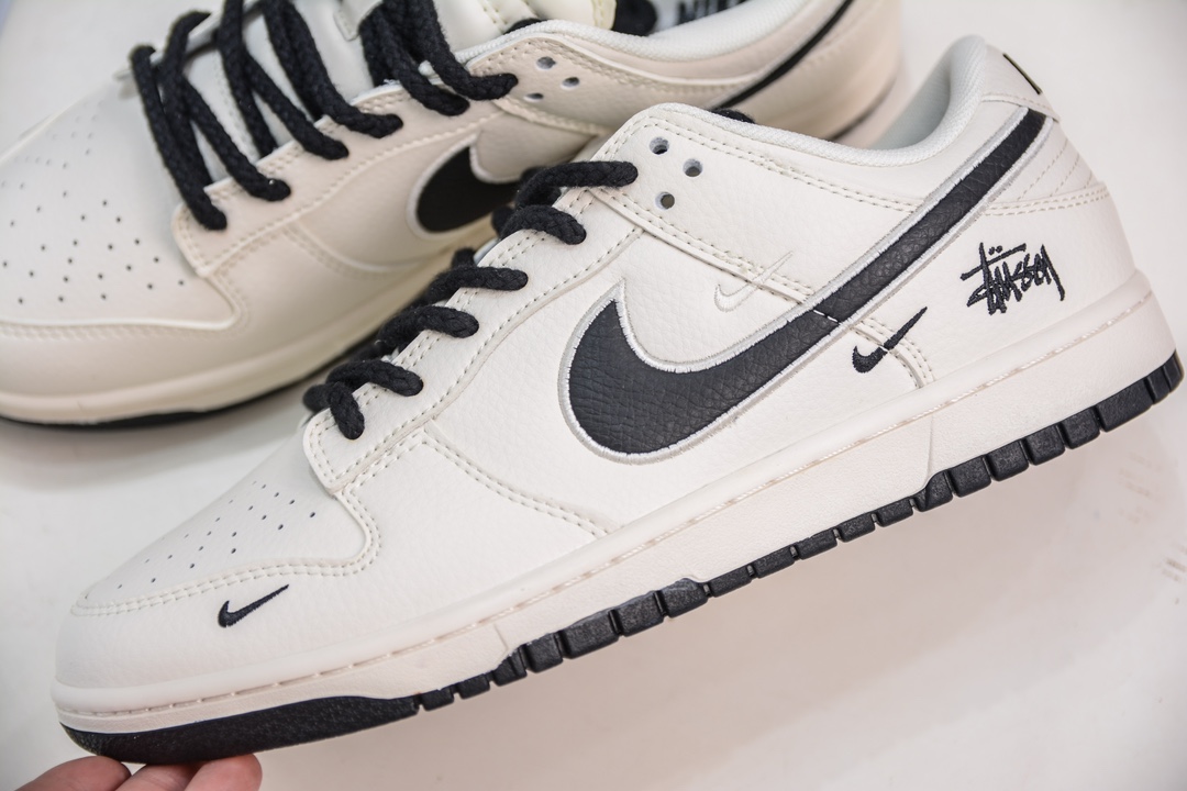 NK SB Dunk Low x Stussy 白黑三小钩  SJ2068-283