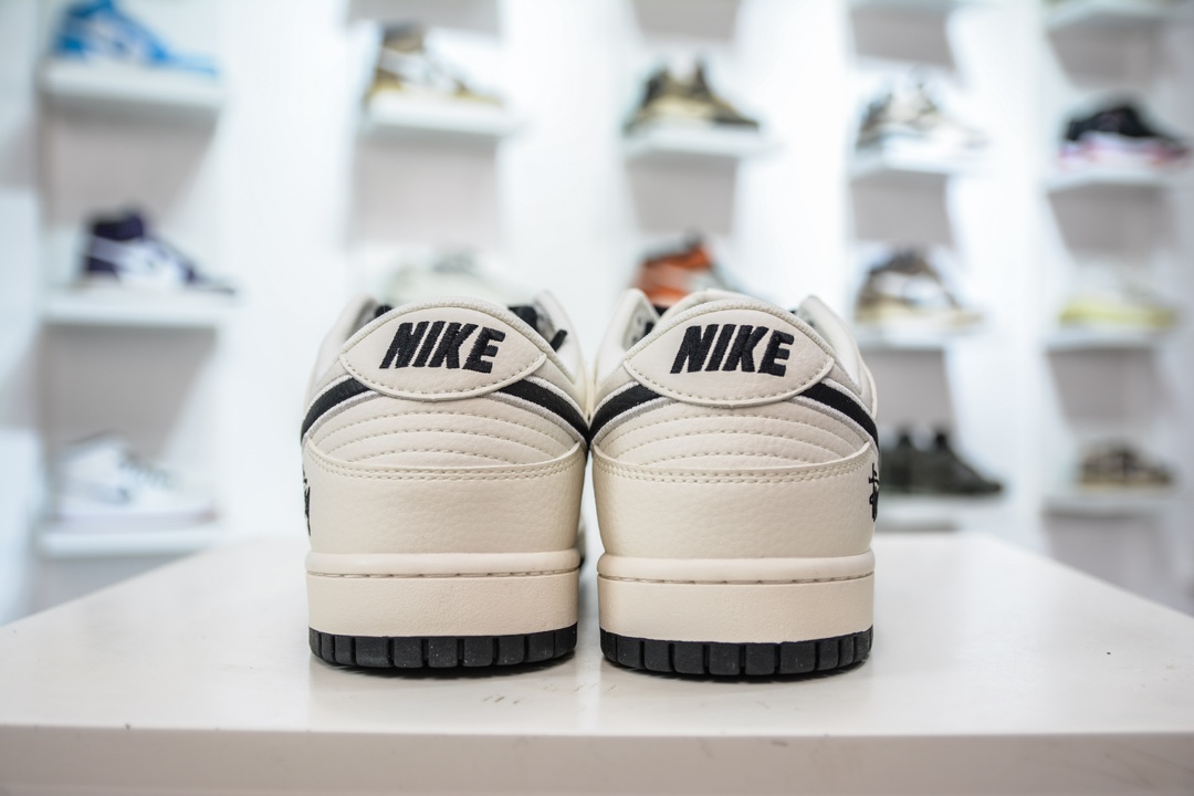NK SB Dunk Low x Stussy 白黑三小钩  SJ2068-283
