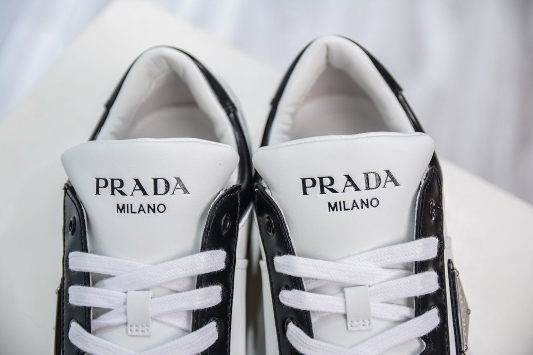 意大利高奢品牌·普拉达 Prada Downtown Low Sneakers 闹市区系列低帮系带百搭休闲运动小白板鞋