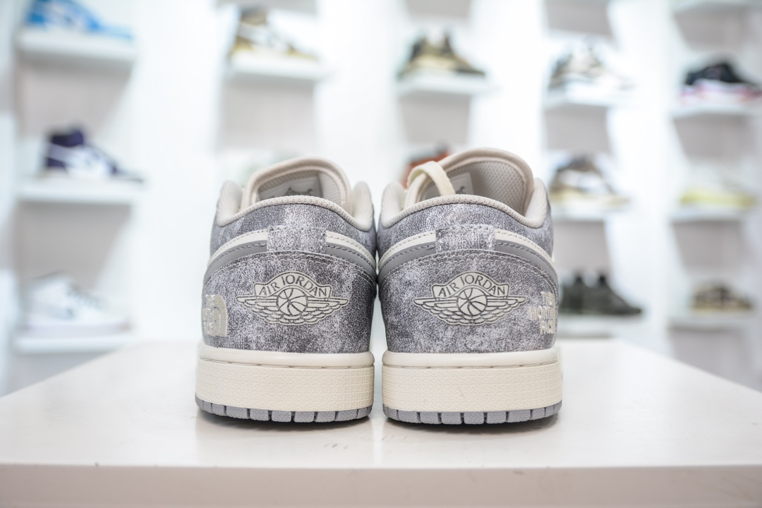 The North Face x Air Jordan 1 Low 岩石灰  DC2024-023