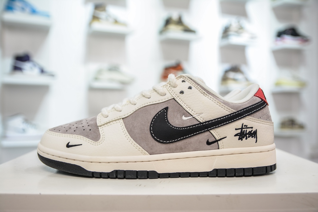 Stussy x Nike Dunk Low 猪八米黑勾  SJ1089-001