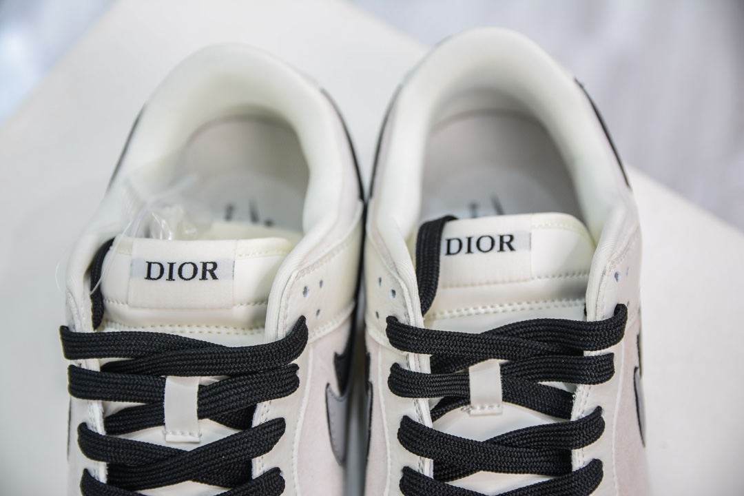 Nike SB Dunk Low x DIOR 双钩米灰黑   XD6188-041