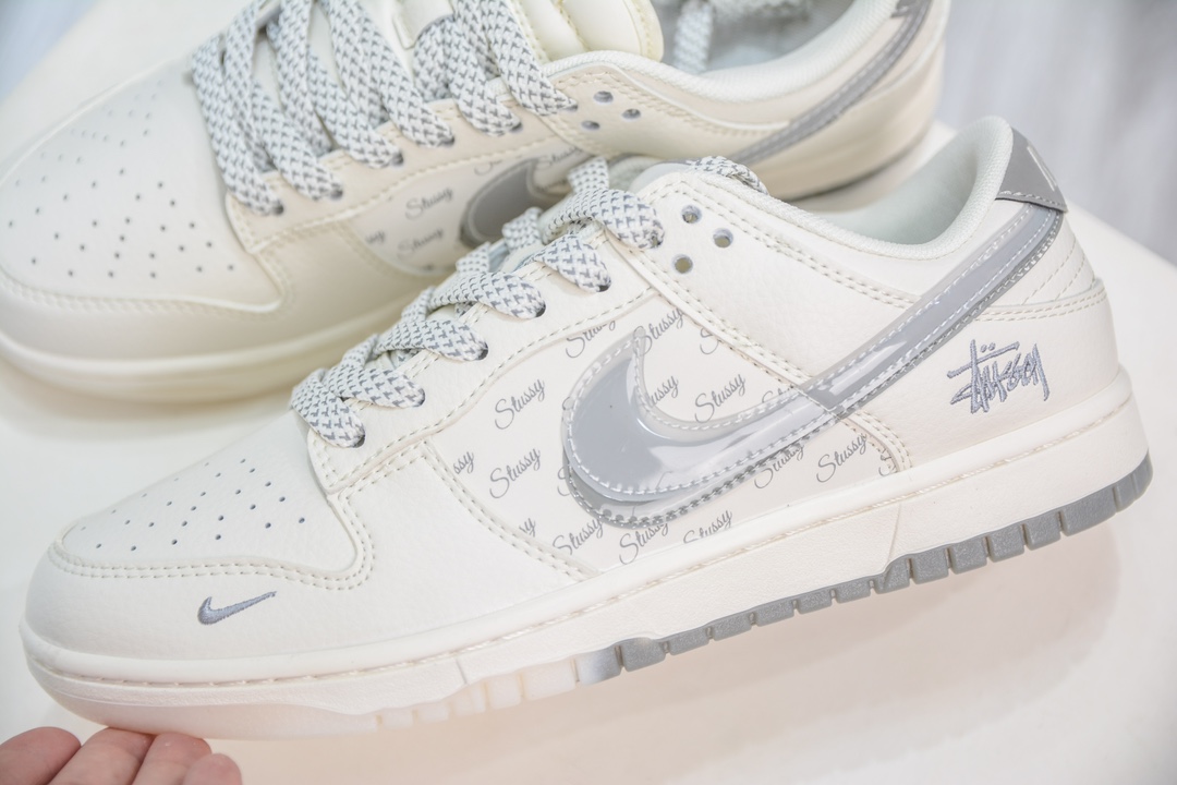 Nike SB Dunk Low x Stussy 白灰幻影双钩满天星 XX2025-206