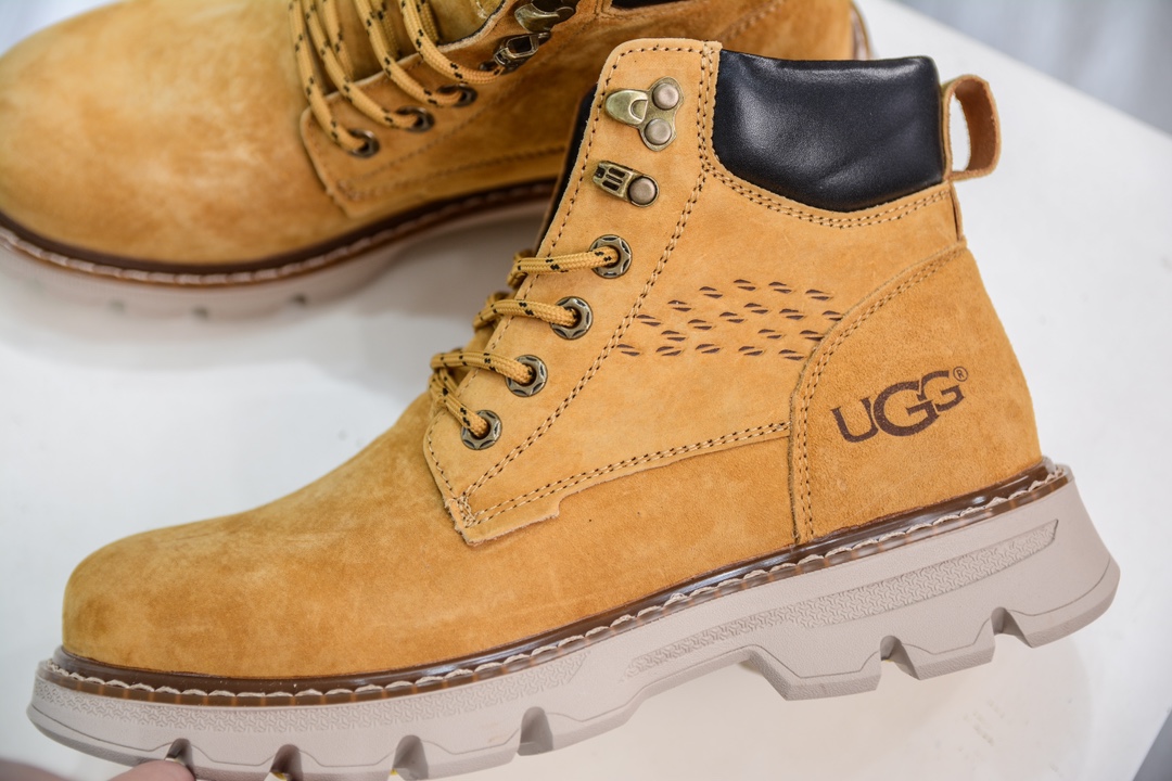 UGG Tasman Weather Hybrid 塔斯曼混合系列中帮轻量休闲马丁靴