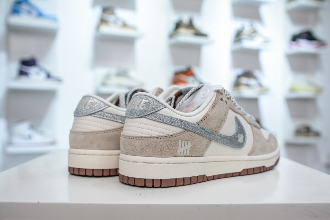 Nike SB Dunk Low x UNDEFEATED 白棕蓝满天星 CF3688-013