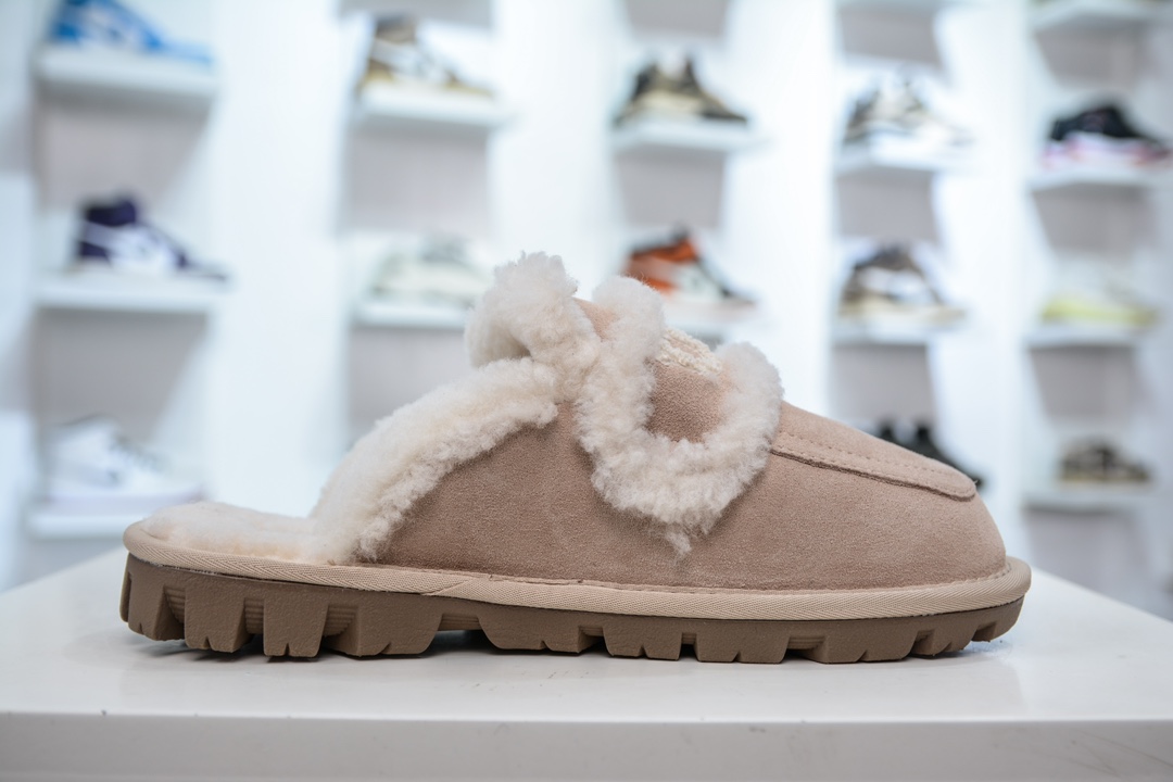 UGG W Classic Coquette Clog Slipper II 科凯特2.0系列时尚居家穆勒风包头舒适保暖露跟半拖鞋 OB938/SAND