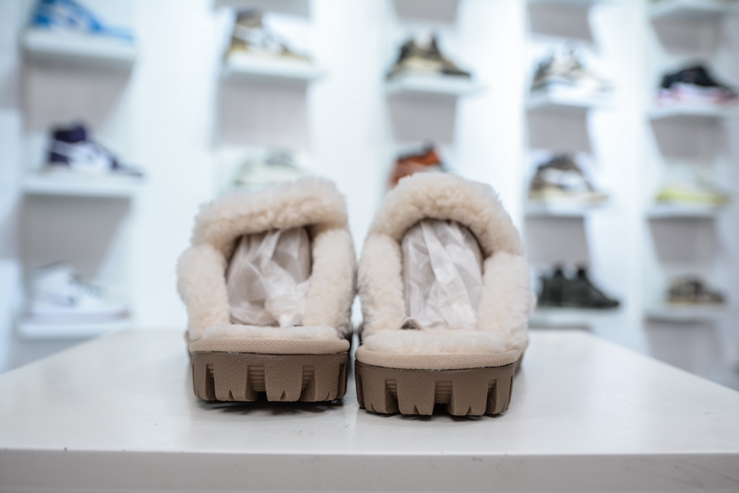 UGG W Classic Coquette Clog Slipper II 科凯特2.0系列时尚居家穆勒风包头舒适保暖露跟半拖鞋 OB938/SAND