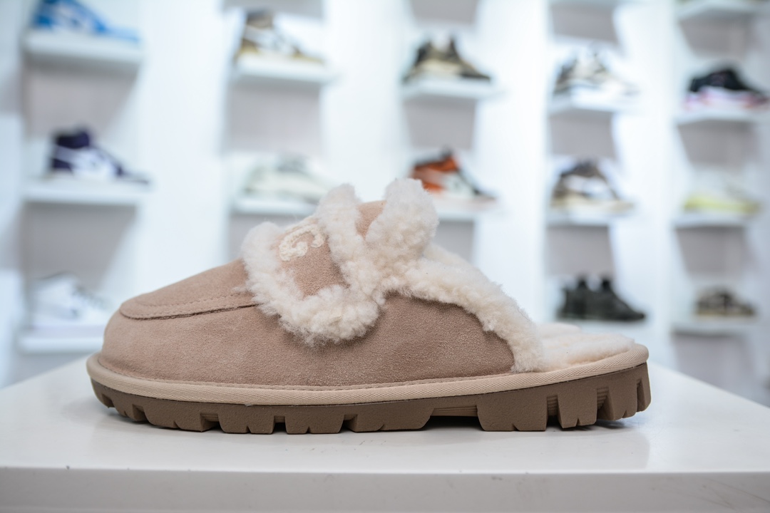 UGG W Classic Coquette Clog Slipper II 科凯特2.0系列时尚居家穆勒风包头舒适保暖露跟半拖鞋 OB938/SAND