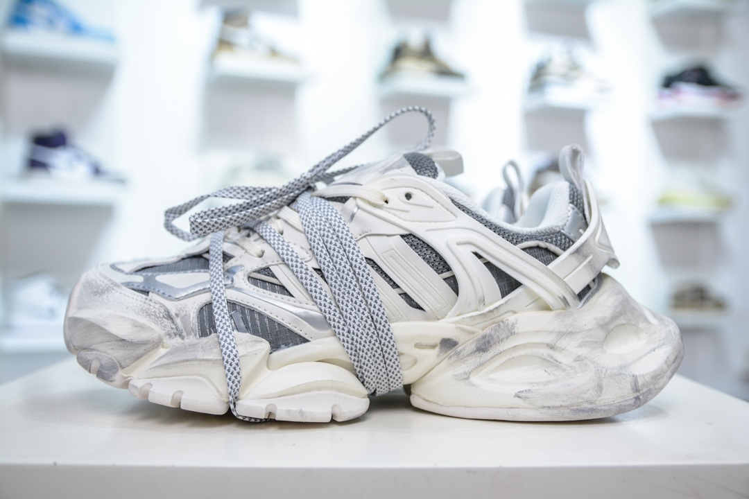 市面 顶级纯原 【AD】 阿迪「巴黎世家3XL」平替来了!阿迪达斯Adidas XLG Runner Deluxe 跑步者豪华版系列低帮厚底增高老爹风复古缓震休闲运动慢跑鞋“白红” 原楦原纸版开发版型 采用硬质牛剖革组合牛津布鞋面材质 搭载减震科技恢复性高密EVA中底,防滑耐磨RB橡胶外底❗ 货号:JS1588