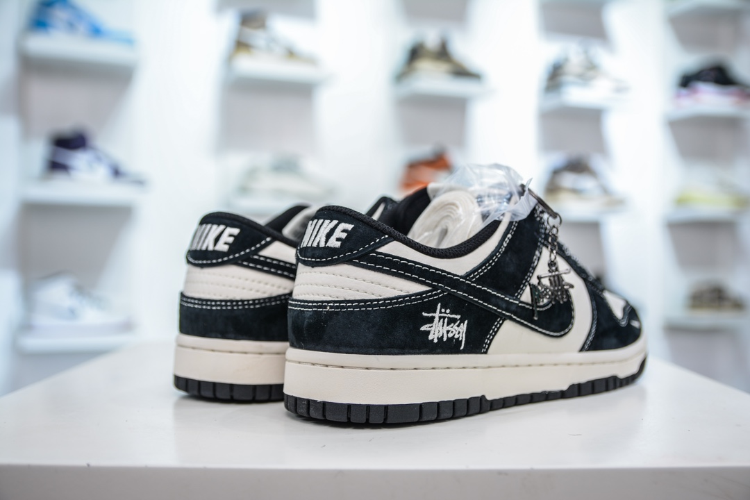 Nike SB Dunk Low x Stussy 斯图西联名-米黑满天星 BB9898-008