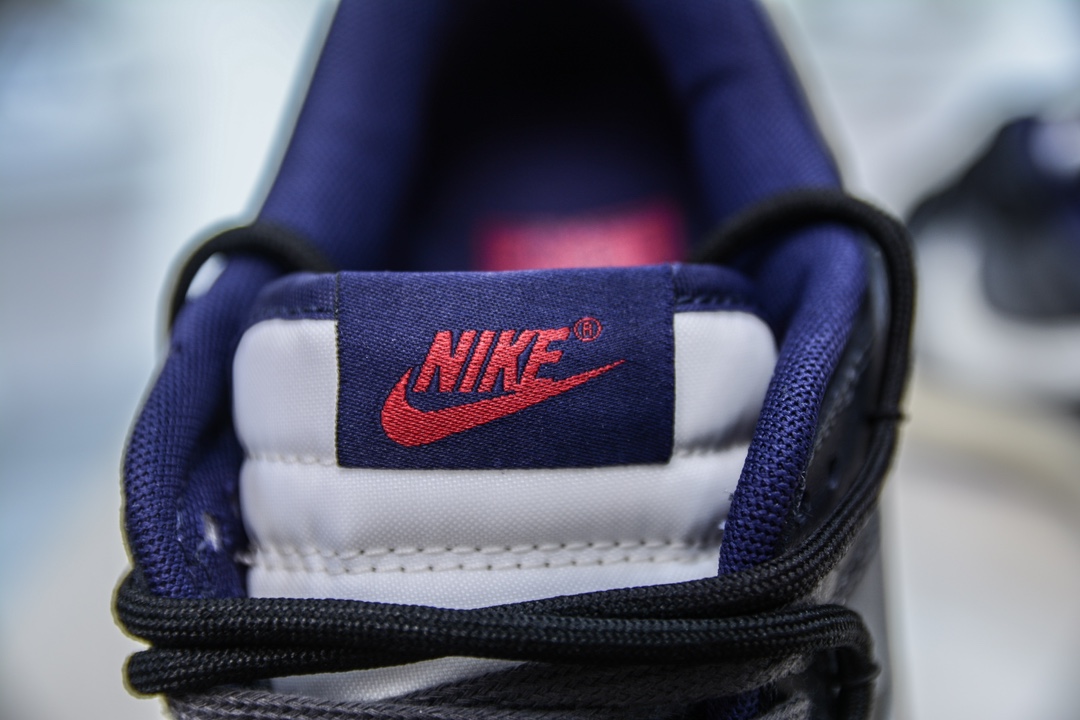 细节图
.
.
.
.
 CX专供 独家纯原
【NK】
YC纯原 NK Dunk Low 复古街区 暗黑灰  定制系列天花板 无原鞋不开发 全系列得物原鞋一比一校对开发 配色持续更新中 终端对接 优势输出 全套原厂楦头原纸板数据档案倾力打造 原汁原味莞产 极致还原 圈内最强针车工艺 高端零售指定版 广东原厂配套原盒原标 鞋盒分三个尺码段 原厂冲刀 超高清洁度 全鞋零毛边皮料切割 采用原厂百宏鞋带以及原厂百宏织唛舌标 内标可供原厂几率过验 进口原装条纹中底布 四线拉帮白色点胶 原厂拉帮手法遵循公司 原厂电绣 极致还原 
货号：FV8106-181
SIZE：40 40.5 41 42 42.5 43 44 44.5 45 46