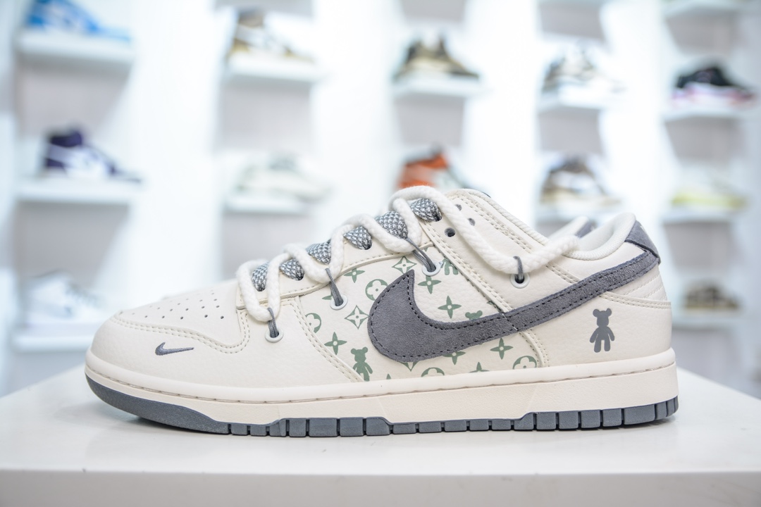 Nike SB Dunk Low x Louis Vuitton x Bearbrick 三方联名 LV 暴力熊 白灰小钩绑带满天星 SJ2068-289