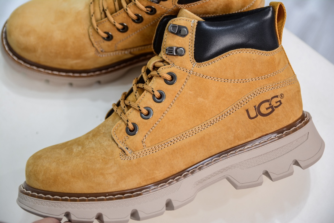 UGG Tasman Weather Hybrid 塔斯曼混合系列中帮轻量休闲马丁靴