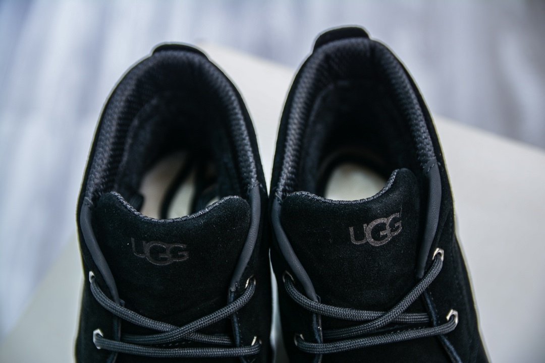 UGG M Burleigh Chukka 伯利恰克系列男士矮帮轻量化休闲运动工装马丁靴 黑色 1151773