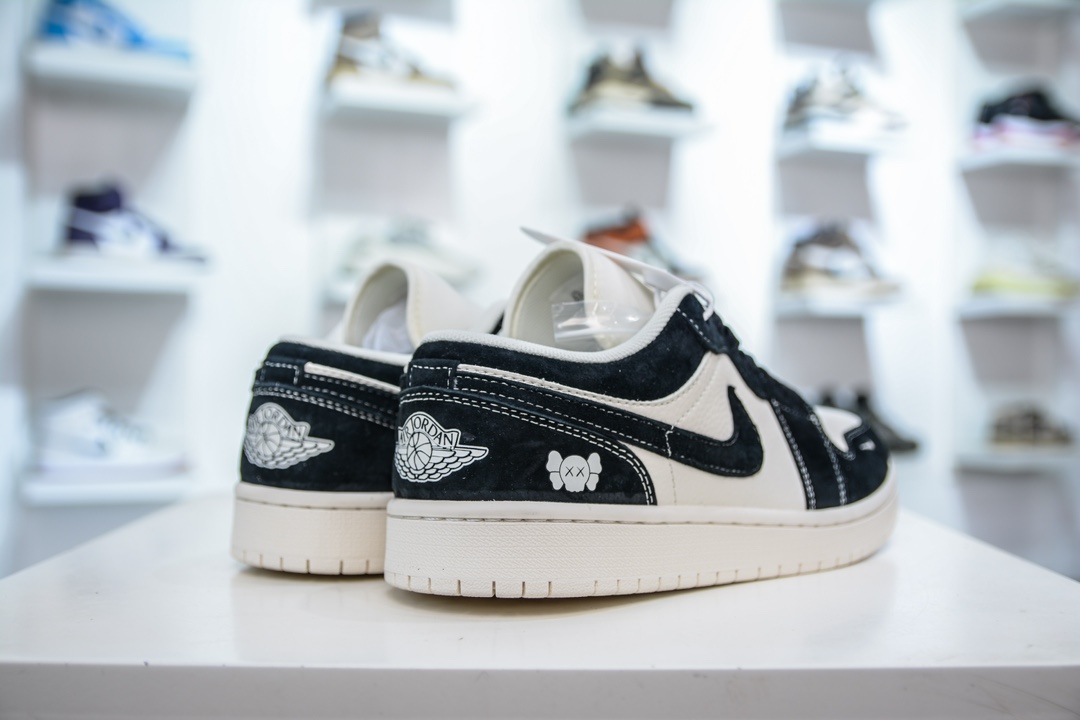 Kaws x Air Jordan 1 Low KAWS联名-白黑 SJ9950-038